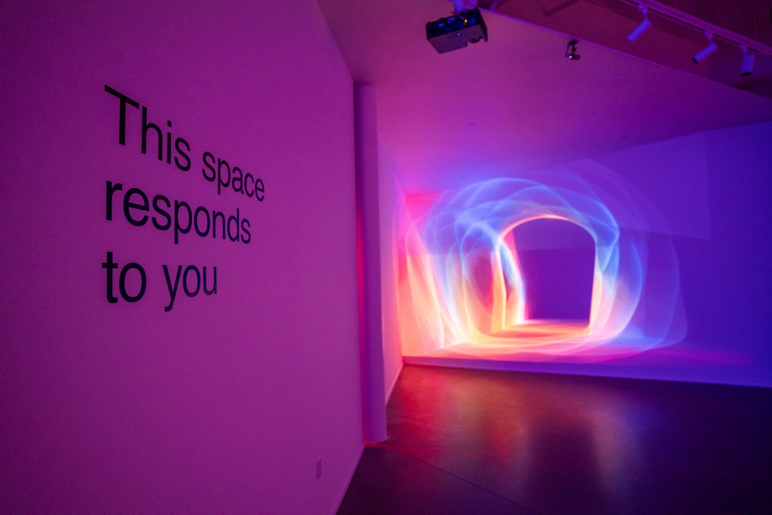 A tunnel-like light projection